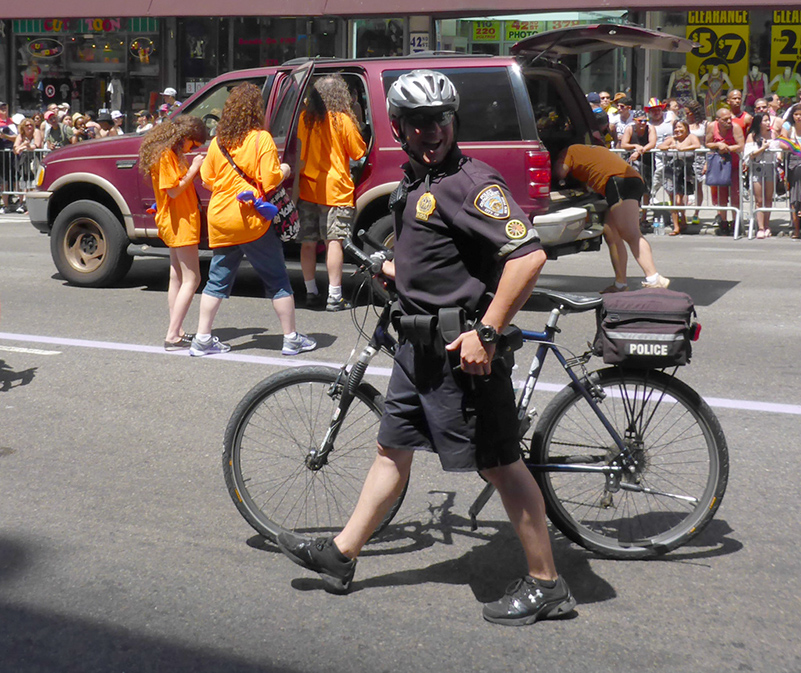 %_tempFileNamepoliceman_bike%